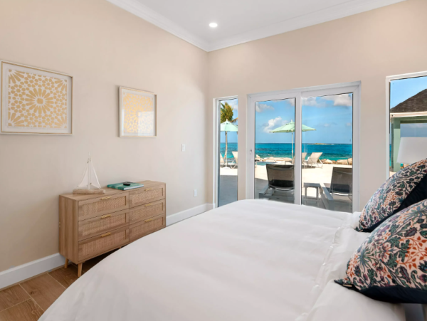Luxury Oceanfront Villa in Exuma - Ideal for Families and Groups